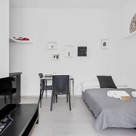Porta Romana - Qc Terme, 10min Duomo Apartment Milan